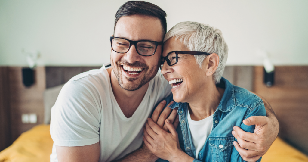 8 small habits of parents who maintain a close bond with their adult children