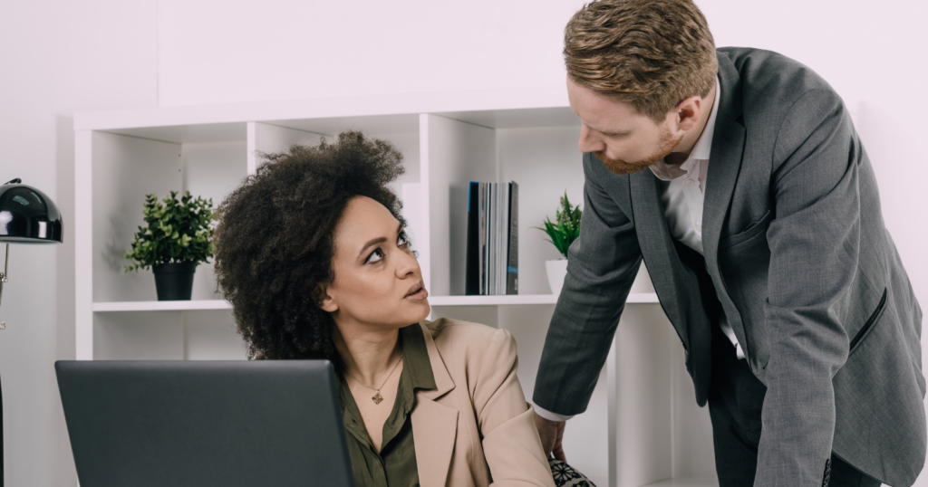 9 signs of low self-confidence that are often mistaken for rudeness