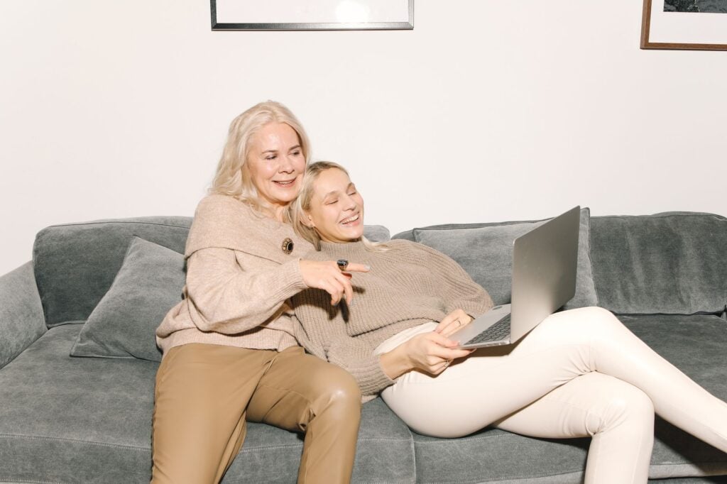 8 things parents do that make their adult children feel genuinely welcome at home