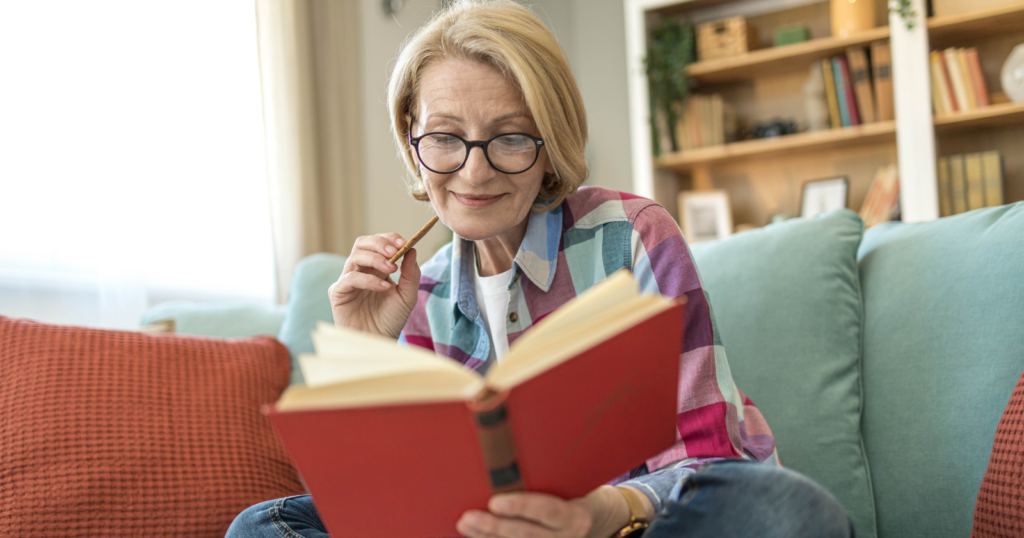 8 things people with unusually sharp minds in old age never stopped doing, even when life got busy